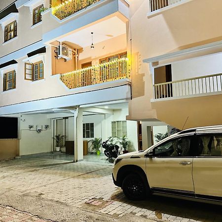 Zoomstay - 3Bhk Apartments Varanasi Eksteriør billede