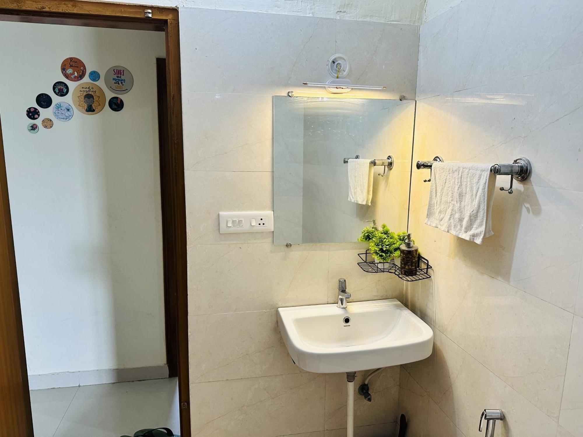Zoomstay - 3Bhk Apartments Varanasi Eksteriør billede